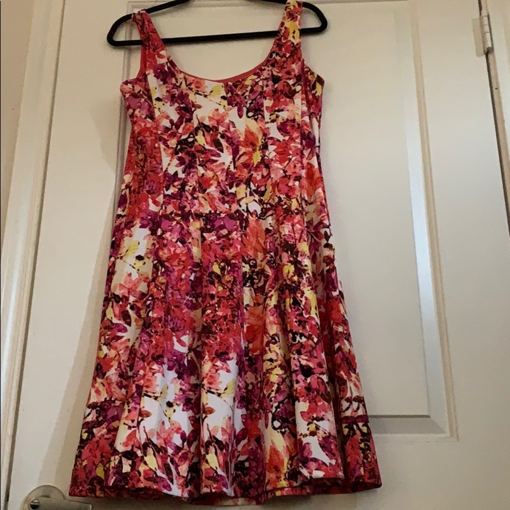 Spring dress - Picture 5 of 5